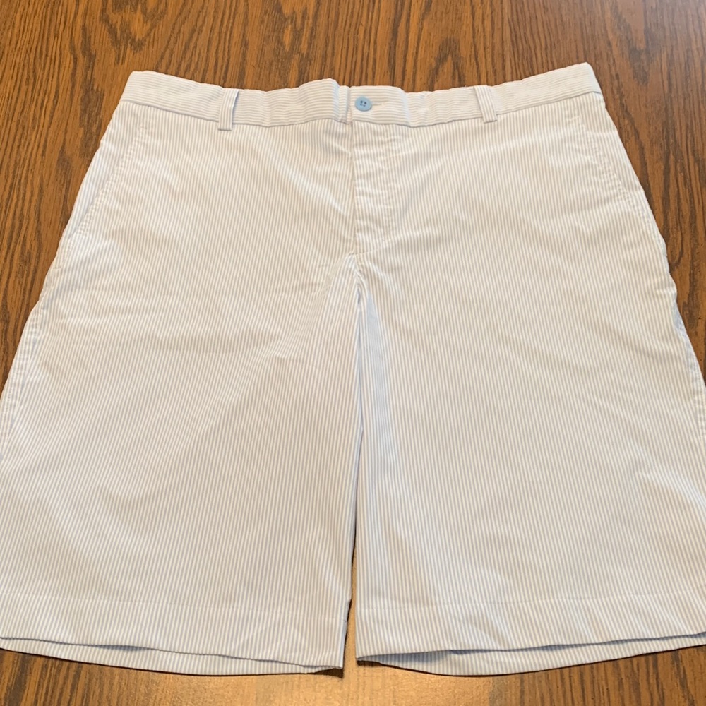 Nike Men's White and Blue Pinstripe Shorts, size 34